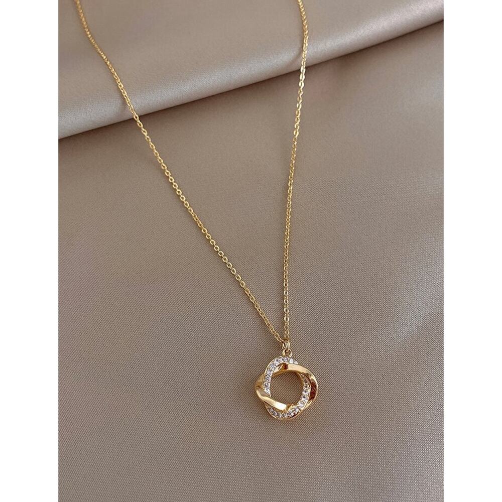 Elegant Gold Chain Circle Design Rhinestone Crystal Decor Ring Charm Necklace